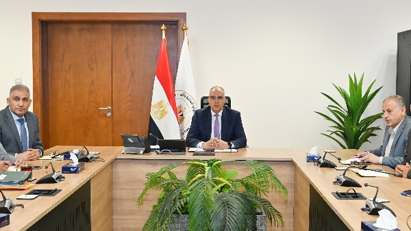 تطوير شامل في قياس التصرفات المائية بحسب توجيهات وزير الري
اجتماع يتناول ترشيد استخدام الموارد المائية برئاسة وزير الري
وزير الري يضع خطة لتحسين إدارة توزيع المياه
تحسين إدارة المياه محور اجتماع وزير الري
إجراءات جديدة لترشيد استخدام الموارد تحت إشراف وزير الري