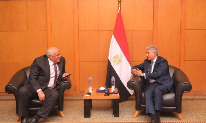 تعزيز التعاون المشترك بين وزير السياحة ومحافظ الوادي الجديد