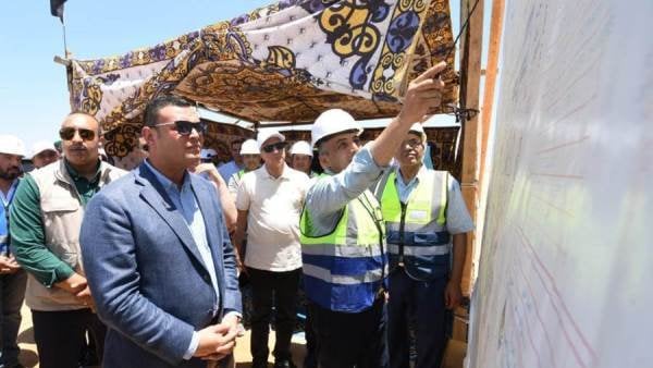 تفقد وزير الإسكان محاور الطرق ومحطة تنقية مياه الشرب الجديدة بالسادات