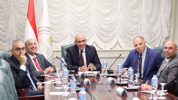 تكثيف الإجراءات التأمينية في امتحانات الثانوية العامة بجميع اللجان
اجتماع وزاري بشأن احتياطات امتحانات الثانوية العامة
تأمينٍ مُعزز لامتحانات الثانوية العامة في الساعات الأخيرة