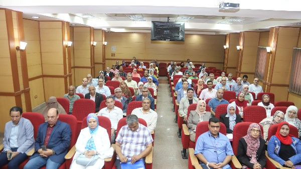 تنمية المهارات الشخصية.. ورشة عمل تدريبية للعاملين في القطاع الزراعي من وزارة الزراعة
تعزيز المهارات الشخصية.. "الزراعة" تنظم تدريباً للعاملين بالقطاع الزراعي
ورشة عمل مميزة.. وزارة الزراعة تدعم الكوادر الزراعية بتدريب على المهارات الشخصية
تدريب مهني هام.. “الزراعة” تطلق ورشة عمل لتطوير مهارات العاملين بالقطاع الزراعي