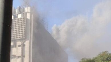 تواصل المصرية للاتصالات جهودها للسيطرة على حريق سنترال رمسيس بمساعدة الدفاع المدني