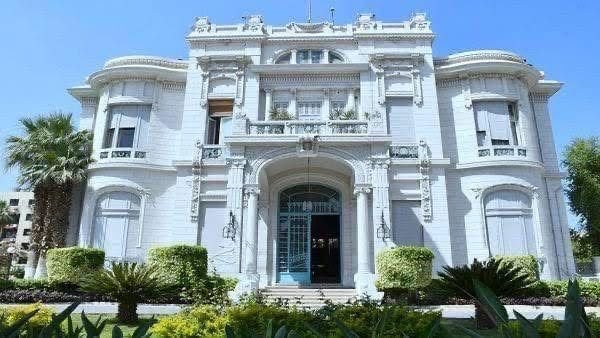 جامعة عين شمس تستقبل طلبات الطلاب الوافدين للعام الدراسي الجديد
