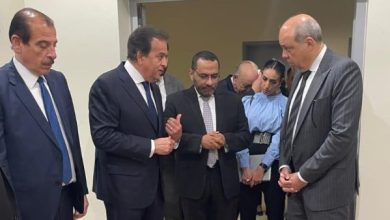 جولة تفقدية لوزير الصحة والطيران في مطار القاهرة الدولي