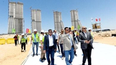 جولة ميدانية لوزير الإسكان في أبراج «الداون تاون» وبحيرات «كريستال لاجون» بالعلمين الجديدة