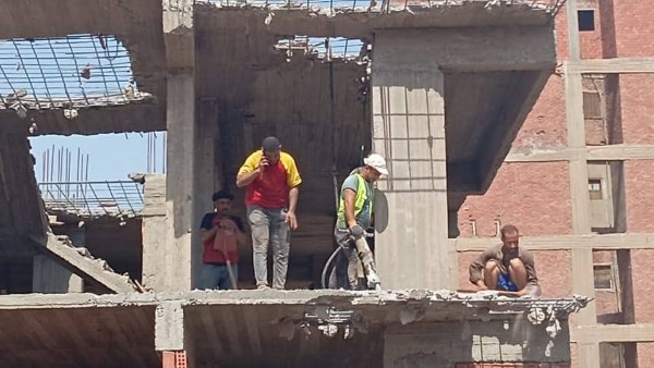 حي عين شمس يضاعف جهوده في محاربة البناء المخالف وتنفيذ الإزالات