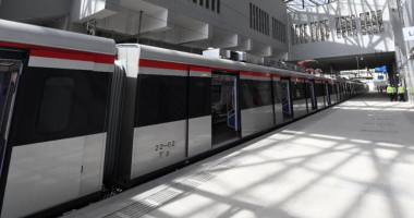 تعيين ودمج موظفين من ذوى الهمم لأول مرة داخل محطات قطار العاصمة LRT