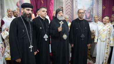 دياكونان جديدان في كنيسة "العذراء والشهيدة دميانة" بالنزهة 2
نيافة الأنبا مكسيموس يترأس القداس الإلهي بالكنيسة
حضور مميز في قداس دياكونين جديدين بالنزهة
فعاليات دينية جديدة في كنيسة "العذراء والشهيدة دميانة"
