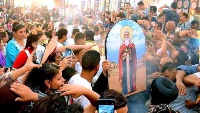 دير الأنبا شنودة بالجبل الغربي يحتفل بعيد رئيس المتوحدين
دير القديس الأنبا شنودة بسوهاج يشهد احتفالية عيد رئيس المتوحدين
عيد رئيس المتوحدين يضيء دير الأنبا شنودة في سوهاج
سوهاج: دير الأنبا شنودة يحتفل بعيد شفيعه المتوحدين