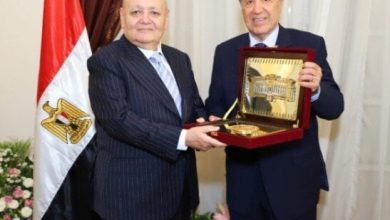 رئيس المحكمة الدستورية يبارك لرئيس مجلس الدولة تسلمه مهام منصبه