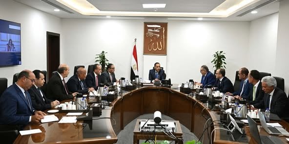 رئيس الوزراء يؤكد ضرورة انخفاض أسعار السلع للمواطنين