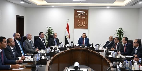 رئيس الوزراء يراقب تقدم تنفيذ مبادرات اللجنة الاستشارية للتنمية العمرانية وتصدير العقار