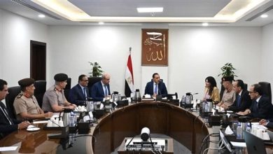رئيس الوزراء يستعرض الإجراءات المتعلقة بمشروع «مبنى 4» في مطار القاهرة الدولي