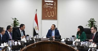رئيس الوزراء يتابع موقف تقنين الأراضى المضافة لعدد من المدن الجديدة