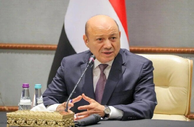 رئيس مجلس القيادة اليمني يصف شبكة الطرق المصرية بـ«المعجزة» وفقًا لمصطفى بكري