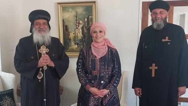 زيارة الأنبا چوزيف للسفيرة سلوى موافي في ذكرى ثورة 23 يوليو