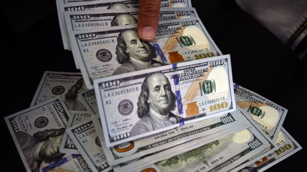 سعر الدولار في مصر يرتفع مجددًا وسط ترقب الأسعار
سعر الدولار الآن في مصر يشهد زيادة جديدة وسط انتظار السوق
الدولار يرتفع في مصر والأنظار نحو تطورات السوق
زيادة ملحوظة في سعر الدولار بمصر وسط ترقب متزايد
