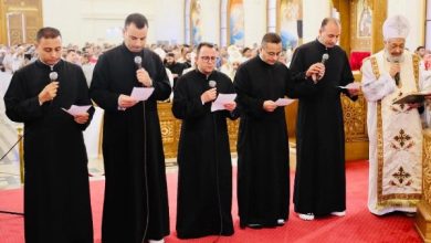 سيامة خمسة كهنة جدد في إيبارشية سمالوط برعاية الأنبا بفنوتيوس