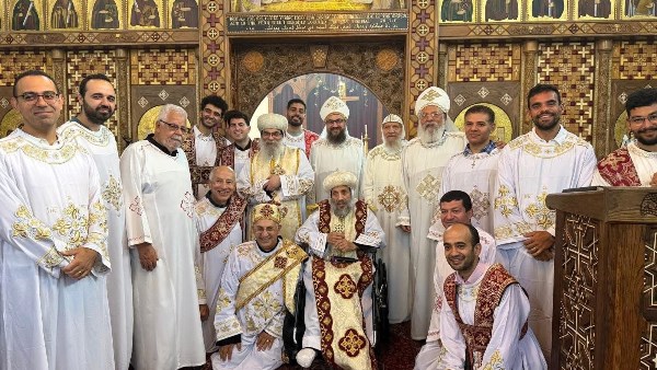 سيامة دياكون جديد في إنجلترا برعاية الأنبا أنتوني أسقف أيرلندا وأسكتلندا
قداس مميز يقام على يد الأنبا أنتوني في كنيسة رئيس الملائكة ميخائيل
دياكون يُعتمد في إنجلترا ببركة الأسقف الأنبا أنتوني