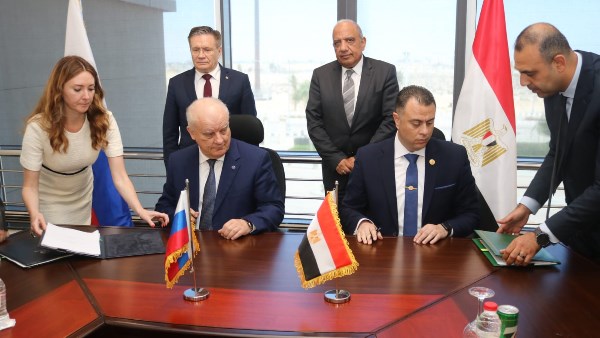شراكة مصر وروسيا تعزز بناء محطات الطاقة النووية بالضبعة
تعاون استراتيجي بين مصر وروسيا في مجال الطاقة النووية
مصر وروسيا تتفقان على بروتوكول لإنجاز مشروع الطاقة النووية بالضبعة