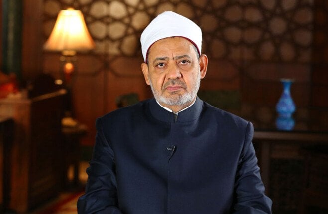 شيخ الأزهر يُعزّي في وفاة الدكتور رفعت العوضي عضو مجمع البحوث الإسلامية