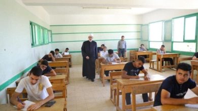 طلاب الثانوية الأزهرية يجتازون امتحان الجغرافيا اليوم