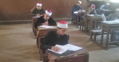 اليوم طلاب الدور الثانى بالأزهر يؤدون امتحانات الفيزياء والرياضيات والقرآن
