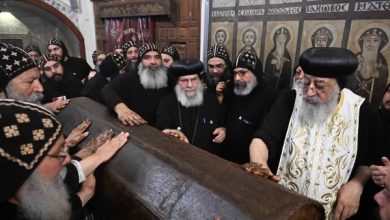 عيده يضيء دير الأنبا بيشوي بطقس تطييب جسد القديس بيد البابا تواضروس