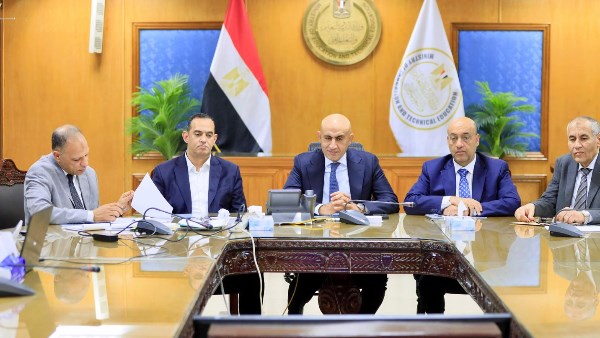 غرفة عمليات وزارة التربية والتعليم تتعقب صور امتحانات الكيمياء والجغرافيا المتداولة على جروبات الغش