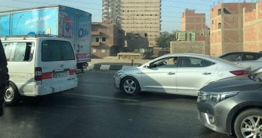 النشرة المرورية.. كثافات متوسطة للسيارات على محاور القاهرة والجيزة