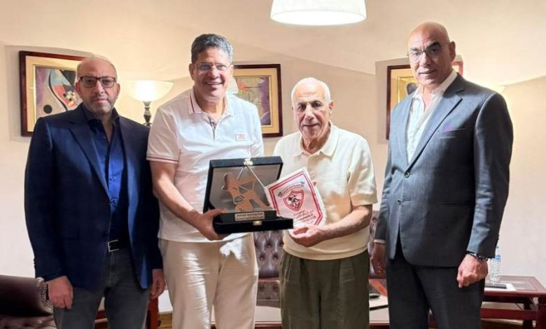 تكريم أيمن الرمادي في الزمالك