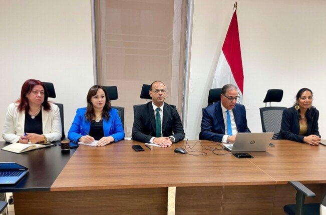 لقاء افتراضي بين نائب وزير الخارجية وأوائل الثانوية العامة المصرية في الكويت وأولياء أمورهم