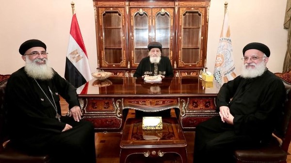 لقاء هام بين البابا تواضروس ووكيل إكليريكية الإسكندرية لبحث ملفات عديدة
اجتماع مثير للبابا تواضروس مع القمص أندراوس لمناقشة قضايا مهمة
خلال لقاءه، البابا تواضروس يبحث ملفات إكليريكية مع القمص أندراوس