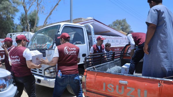 مؤسسة أبو العينين تدعم الأسر المحتاجة في الجفيرة بمطروح
مبادرة مؤسسة أبو العينين تسهم في توزيع المساعدات الغذائية بقرية الجفيرة
مشاركة فعالة لمؤسسة أبو العينين في إغاثة أهالي الجفيرة بمطروح
توزيع مساعدات غذائية من مؤسسة أبو العينين لأهالي الجفيرة بمطروح