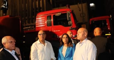 وزيرة التنمية المحلية تتابع مع محافظ القاهرة عمليات إخماد حريق سنترال رمسيس
