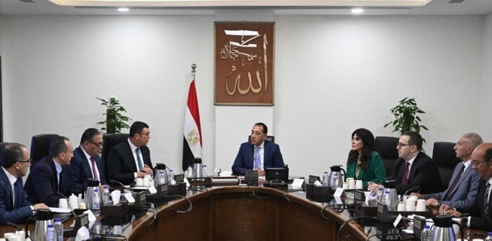 متابعة لرئيس الوزراء حول تقنين الأراضي والوحدات السكنية الجديدة