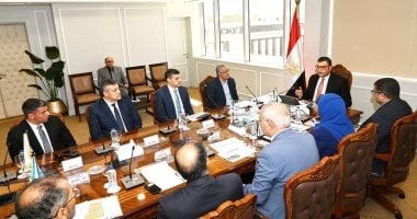 وزير الإسكان يتابع موقف المشروعات بمحافظة بورسعيد