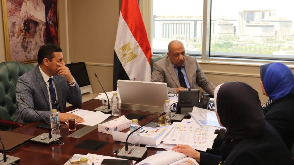 متابعة وزير الكهرباء لأعمال توفير التيار في مشروعات الدلتا الجديدة