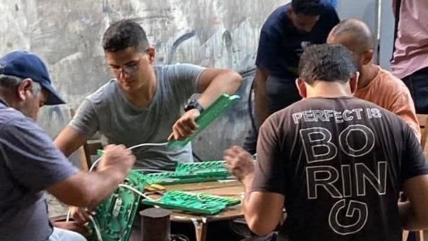 محمد حنفي يثني على جهود العاملين بالمصرية للاتصالات وقدّموا نموذجًا متميزًا