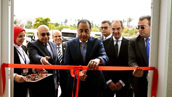 مدبولي يطلق الربط بين العدل والإسكان في 16 مدينة جديدة
رئيس الوزراء يشهد تدشين المشروع الهام للعمران
افتتاح الربط بين الوزارتين خطوة نحو تطوير الخدمات العقارية