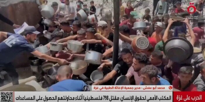 مدير الإغاثة الطبية يصف الوضع الإنساني بالكارثي ويحمّل مؤسسة غزة الإنسانية مسؤولية قتل المواطنين