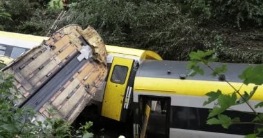 مقتل 4 على الأقل إثر خروج قطار يحمل نحو 100 راكب عن مساره جنوب ألمانيا