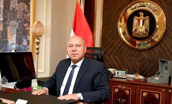 مهلة جديدة لمصانع الأسمنت لإعادة تشغيل خطوط الإنتاج