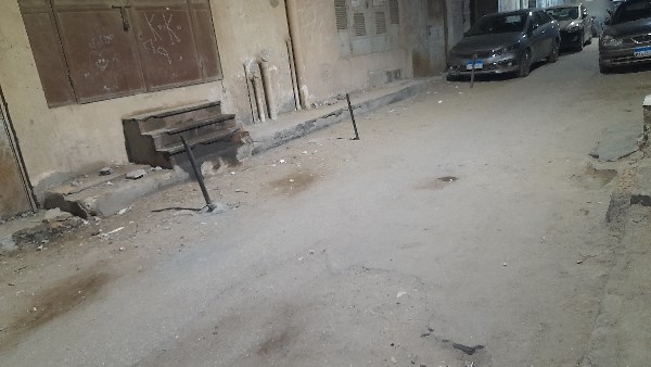 مواطنون يغلقون الطرق بحواجز في حدائق القبة لحجز أماكن السيارات
مشهد يومي متكرر في حدائق القبة يعيق حركة المرور ويحول الشوارع إلى مواقف خاصة