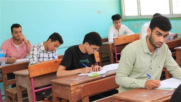 نتائج امتحان الكيمياء ثانوية عامة 2025: المعلمون يوجهون رسائل مطمئنة للأهالي بشأن النماذج الاسترشادية