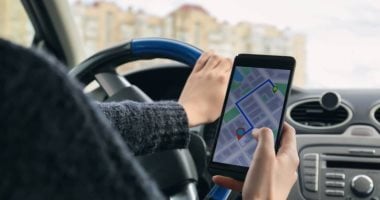 لرحلة آمنة.. نصائح ذهبية لحماية نفسك أثناء استخدام خدمات النقل الذكى
