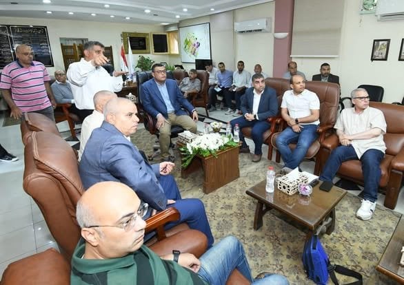 وزير الإسكان يتعهد بإصدار عقود المستثمرين خلال أسبوعين