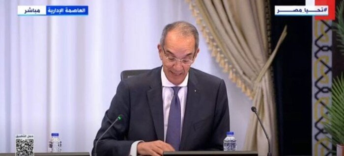 وزير الاتصالات يوضح الأسباب الحقيقية للاشتعال في سنترال رمسيس