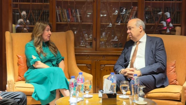 وزير الطيران يشارك في ندوة رفيعة بدعوة من السفارة الأمريكية