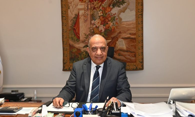 وزير الكهرباء يتفقد حريق محطة المحولات بالعاشر من رمضان
دخول وزير الكهرباء لمتابعة حريق محطة المحولات بالعاشر من رمضان
حريق محطة المحولات بالعاشر من رمضان يجذب وزير الكهرباء
زيارة عاجلة لوزير الكهرباء إثر حريق محطة المحولات بالعاشر من رمضان